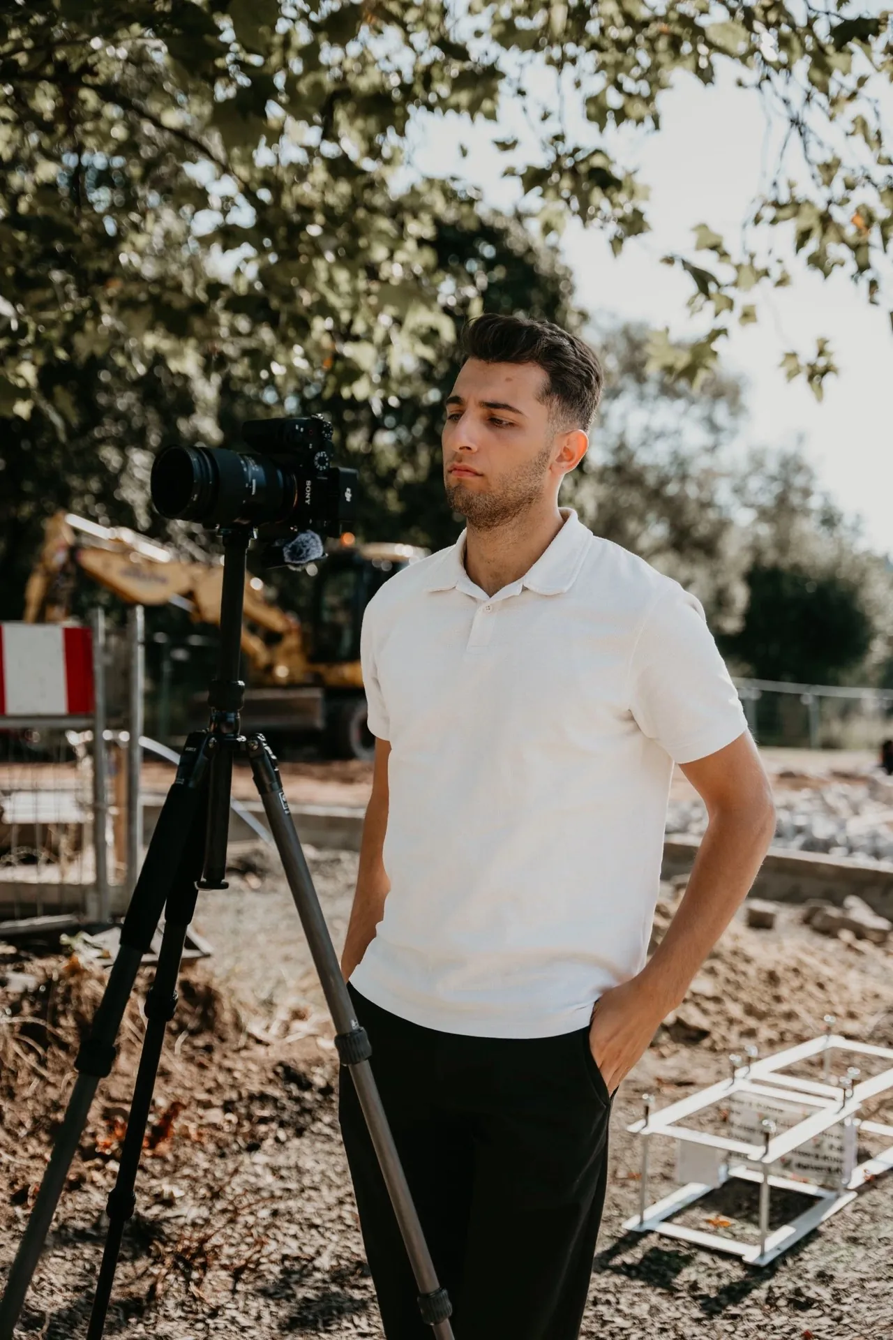Kamera filmt Mitarbeiter-Interview für einen professionellen Recruitingfilm