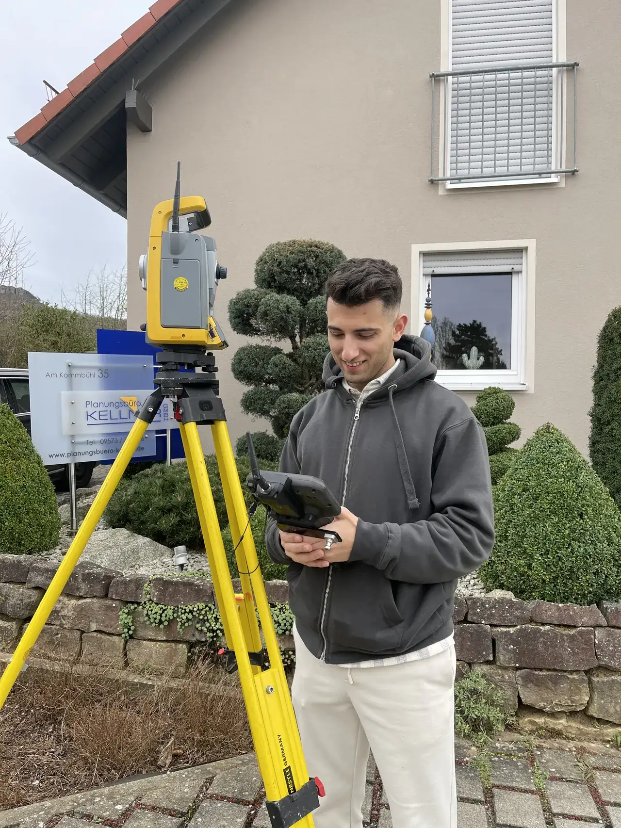 Arbeitsalltag zeigen: Dreh vor Ort bei einem Planungsbüro